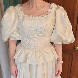 Jessica McClintock Vintage Cream Bridal GownSz 15